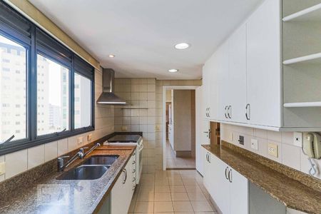 Apartamento à venda com 243m², 3 quartos e 4 vagas Apartamento à venda com 243m², 3 quartos e 4 vagasCozinha