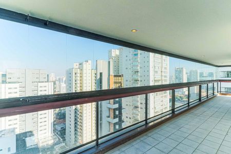 Apartamento à venda com 243m², 3 quartos e 4 vagas Apartamento à venda com 243m², 3 quartos e 4 vagasVaranda