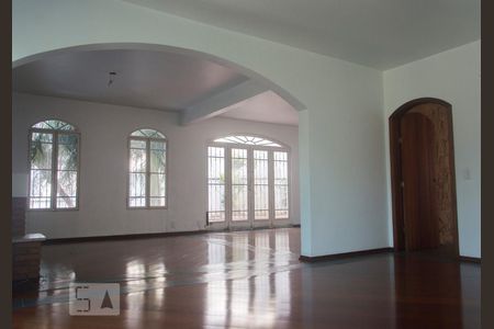 Sala de casa à venda com 4 quartos, 387m² em Vila Tramontano, São Paulo