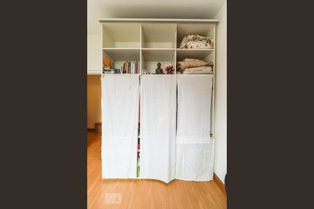 Apartamento à venda com 64m², 1 quarto e sem vagaQuarto 2 - Armários