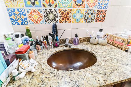 Banheiro Social de apartamento para alugar com 1 quarto, 64m² em Freguesia (jacarepaguá), Rio de Janeiro