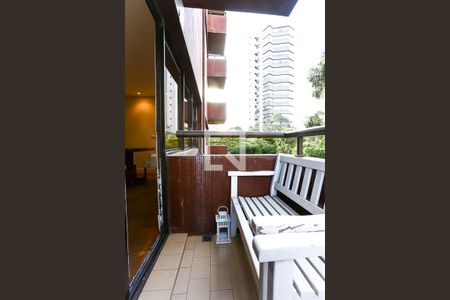 Sacada de apartamento para alugar com 1 quarto, 100m² em Jardim Londrina, São Paulo