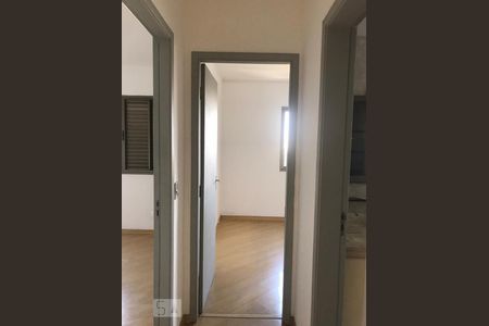Corredor de apartamento para alugar com 2 quartos, 68m² em Jardim Maria Rosa, Taboão da Serra