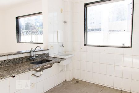 Cozinha de apartamento para alugar com 1 quarto, 65m² em Liberdade, Belo Horizonte