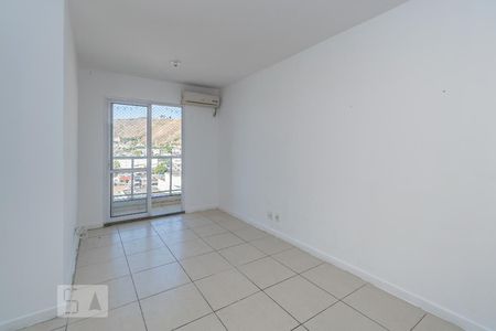 Sala de apartamento à venda com 3 quartos, 60m² em Vaz Lobo, Rio de Janeiro
