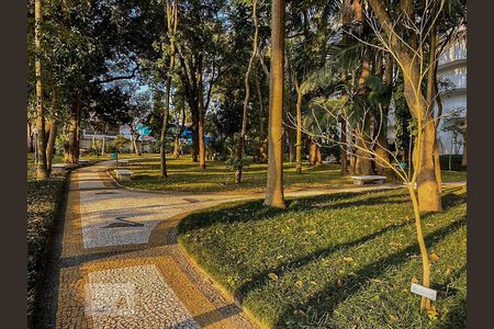 Apartamento à venda com 200m², 3 quartos e 2 vagas Apartamento à venda com 200m², 3 quartos e 2 vagasCondomínio