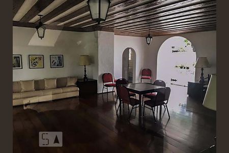 Apartamento à venda com 200m², 3 quartos e 2 vagas Apartamento à venda com 200m², 3 quartos e 2 vagasSalão de Festas