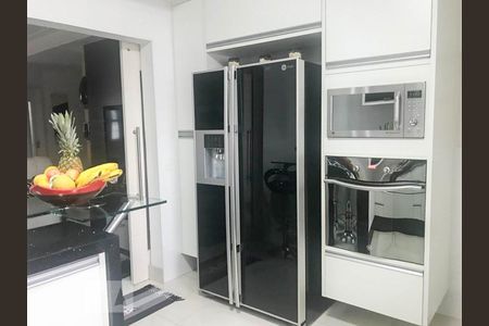 Apartamento à venda com 125m², 3 quartos e 2 vagasCozinha