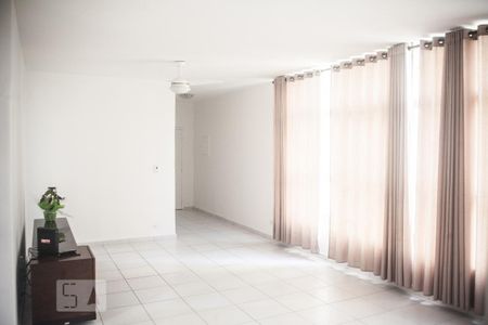 Sala de apartamento para alugar com 3 quartos, 123m² em Higienópolis, São Paulo
