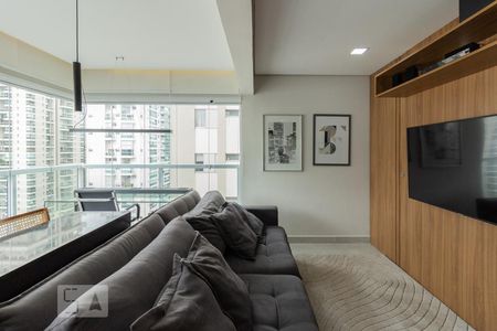 Sala de apartamento à venda com 1 quarto, 43m² em Santo Amaro, São Paulo