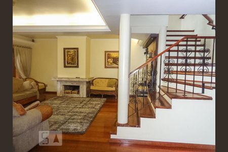 Sala de casa à venda com 3 quartos, 308m² em Sarandi, Porto Alegre