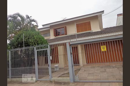 Casa à venda com 308m², 3 quartos e 4 vagas Casa à venda com 308m², 3 quartos e 4 vagasFachada