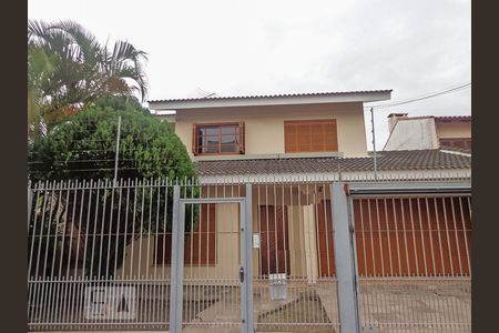 Casa à venda com 308m², 3 quartos e 4 vagas Casa à venda com 308m², 3 quartos e 4 vagasFachada