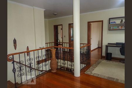 Casa à venda com 308m², 3 quartos e 4 vagas Casa à venda com 308m², 3 quartos e 4 vagasEscritório