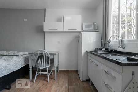 Quarto/Cozinha de kitnet/studio para alugar com 1 quarto, 26m² em Jardim Brasil (zona Sul), São Paulo