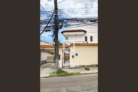 Casa à venda com 85m², 2 quartos e 2 vagasFachada