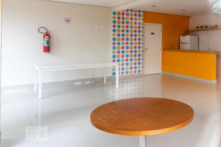 Apartamento para alugar com 68m², 2 quartos e 1 vagaÁrea comum - Salão de festas