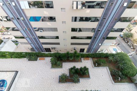 Apartamento para alugar com 205m², 4 quartos e 2 vagasVista varanda da sala