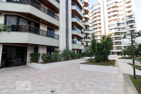 Apartamento para alugar com 205m², 4 quartos e 2 vagasEntrada do bloco