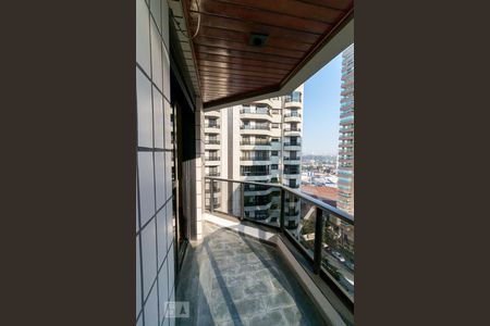 Apartamento para alugar com 205m², 4 quartos e 2 vagasVaranda quarto 3 suíte