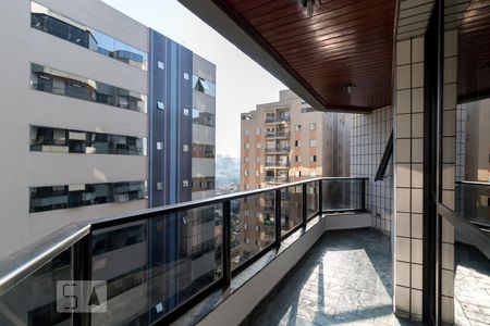 Varanda da sala de apartamento para alugar com 4 quartos, 205m² em Camargos, Guarulhos