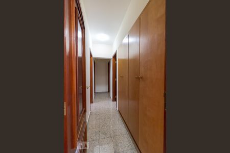 Apartamento para alugar com 205m², 4 quartos e 2 vagasCorredor