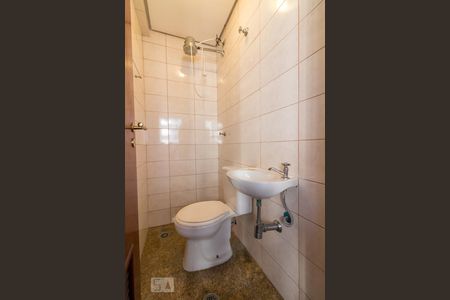 Apartamento para alugar com 205m², 4 quartos e 2 vagasBanheiro de serviço