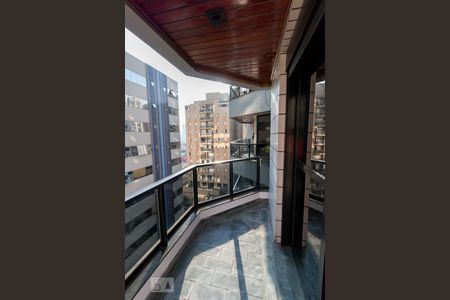 Apartamento para alugar com 205m², 4 quartos e 2 vagasVaranda quarto 3 suíte