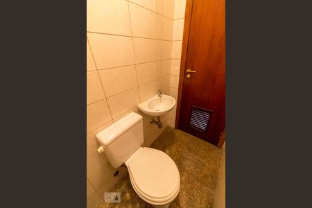 Apartamento para alugar com 205m², 4 quartos e 2 vagasBanheiro de serviço