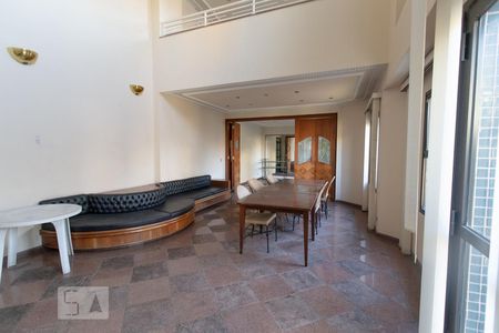 Apartamento à venda com 242m², 4 quartos e 3 vagasÁrea comum - Salão de festas