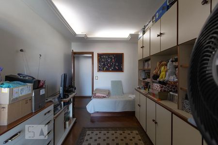 Apartamento à venda com 242m², 4 quartos e 3 vagasQuarto 4