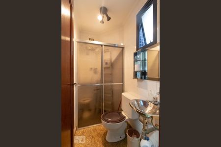 Apartamento à venda com 242m², 4 quartos e 3 vagasBanheiro de Serviço