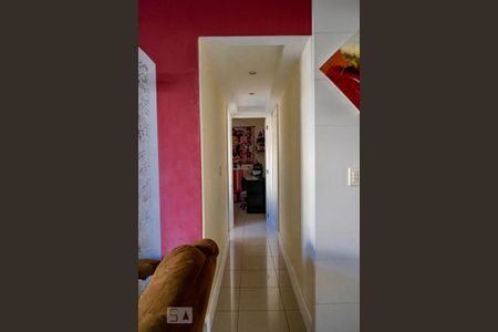 Corredor de apartamento à venda com 3 quartos, 100m² em Vila da Penha , Rio de Janeiro