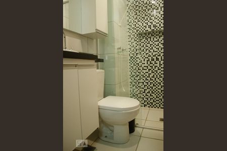 Banheiro da Suíte de apartamento para alugar com 1 quarto, 28m² em Zona Industrial (guará), Brasília