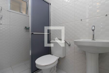 Banheiro Social de apartamento para alugar com 2 quartos, 58m² em Vila Mazzei, São Paulo