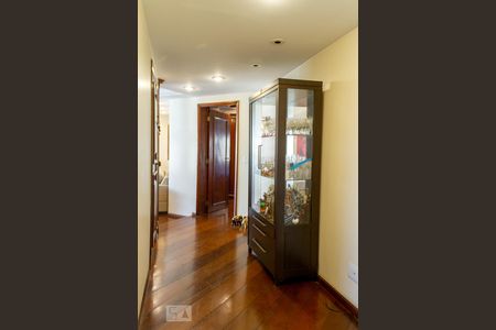 Hall de Entrada de apartamento à venda com 5 quartos, 208m² em Lapa, São Paulo