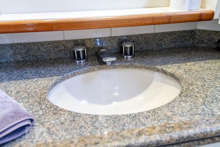 Apartamento à venda com 208m², 5 quartos e 3 vagasBanheiro do Quarto 2