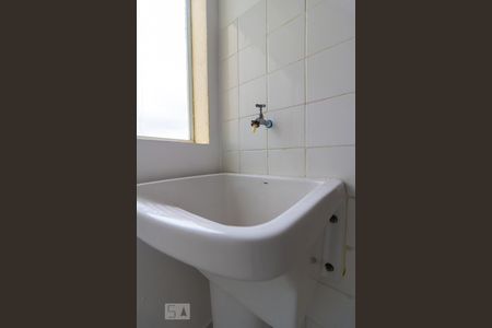 Apartamento para alugar com 60m², 2 quartos e 1 vaga Apartamento para alugar com 60m², 2 quartos e 1 vagaDetalhe da area de serviço tanque