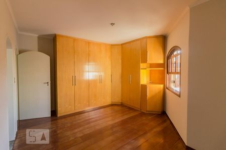 Casa para alugar com 226m², 3 quartos e 5 vagas Casa para alugar com 226m², 3 quartos e 5 vagasQuarto 01 com Suite