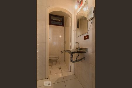 Lavabo  de casa para alugar com 3 quartos, 226m² em Vila Curuçá, Santo André