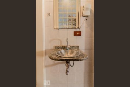 Lavabo  de casa para alugar com 3 quartos, 226m² em Vila Curuçá, Santo André