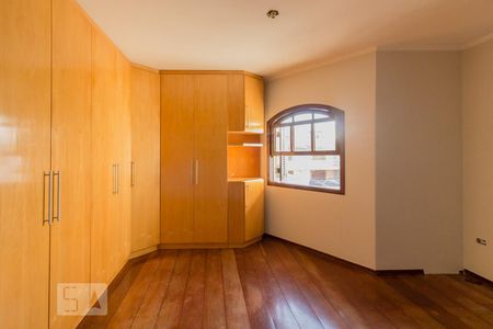 Casa para alugar com 226m², 3 quartos e 5 vagas Casa para alugar com 226m², 3 quartos e 5 vagasQuarto 01 com Suite