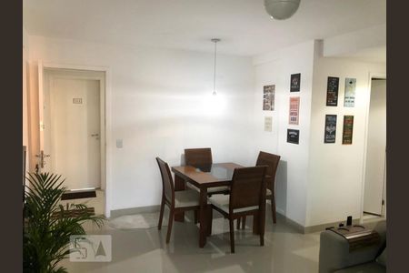 Apartamento à venda com 69m², 2 quartos e 1 vagaSala