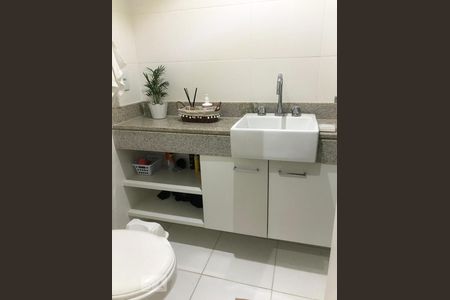 Apartamento à venda com 69m², 2 quartos e 1 vagaBanheiro Social