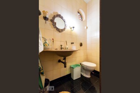 Casa à venda com 220m², 3 quartos e sem vagaLavabo