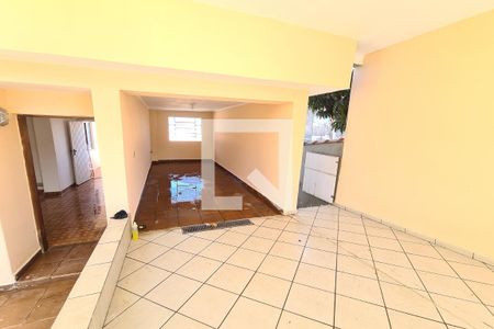 Garagem de casa à venda com 2 quartos, 110m² em Cidade Continental, São Paulo