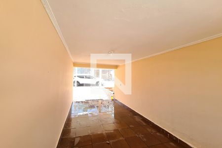 Garagem de casa à venda com 2 quartos, 110m² em Cidade Continental, São Paulo