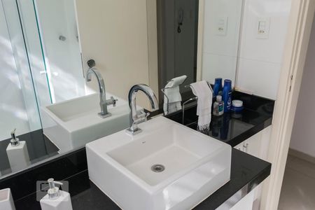 Banheiro de apartamento à venda com 2 quartos, 80m² em Vila Mariana, São Paulo