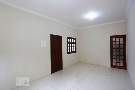 Sala de casa à venda com 3 quartos, 150m² em Jardim Monte Kemel, São Paulo