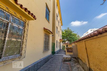 Apartamento à venda com 70m², 2 quartos e sem vagaÁrea comum